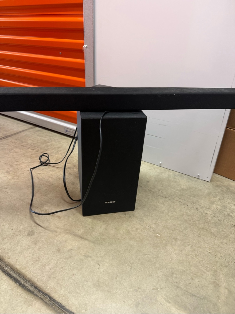 Samsung Black Soundbar with Subwoofer